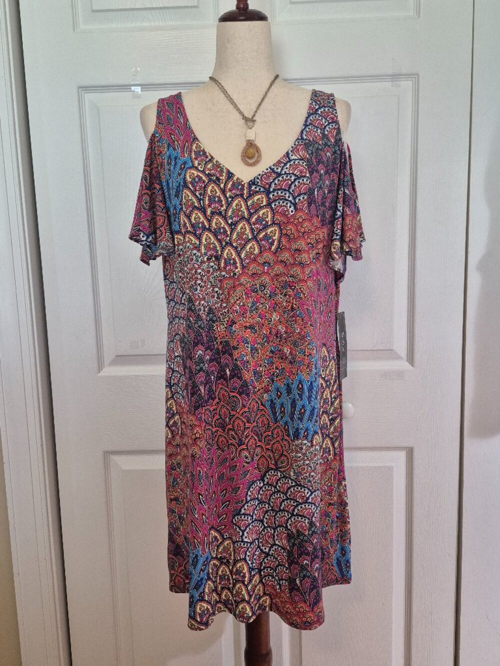Pretty Multicolor Paisley Print Cold Shoulder Shift Dress sz XL Summer NWT